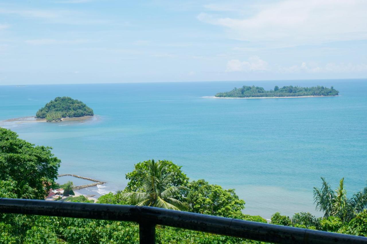 The View Padang, Amazing View, Food, Drink, Sleep, Transport, 8 Mins Mentawai Fast Ferry Hotel Padang  Exterior photo